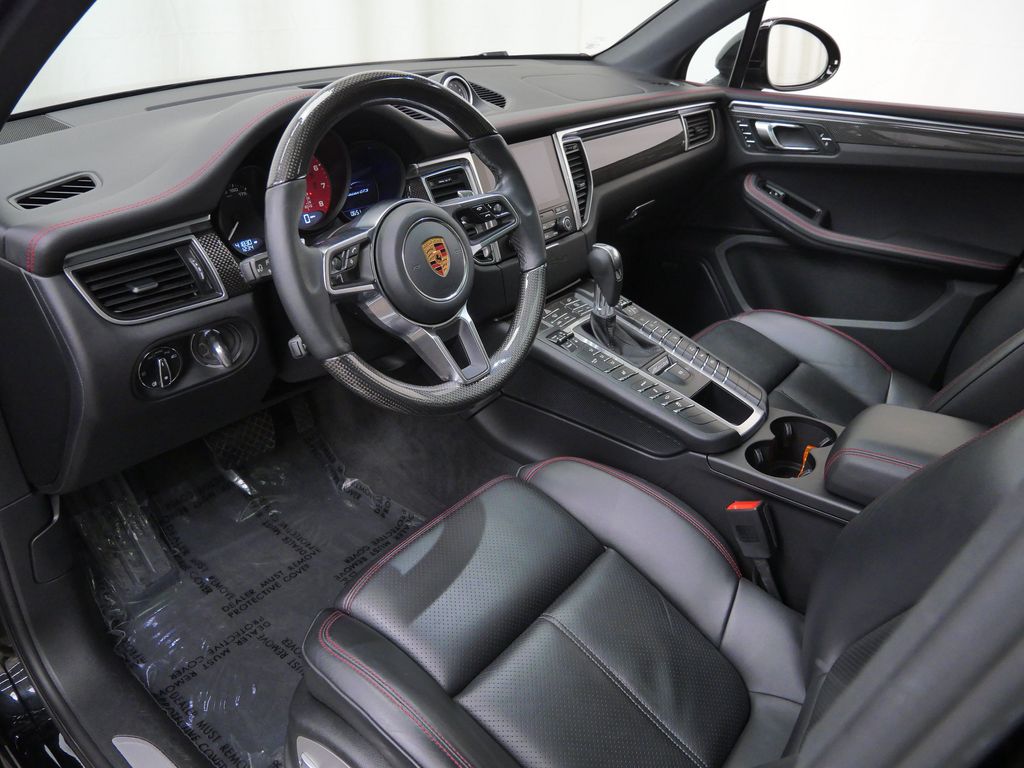 Thumbnail: 2017 Porsche Macan - 2