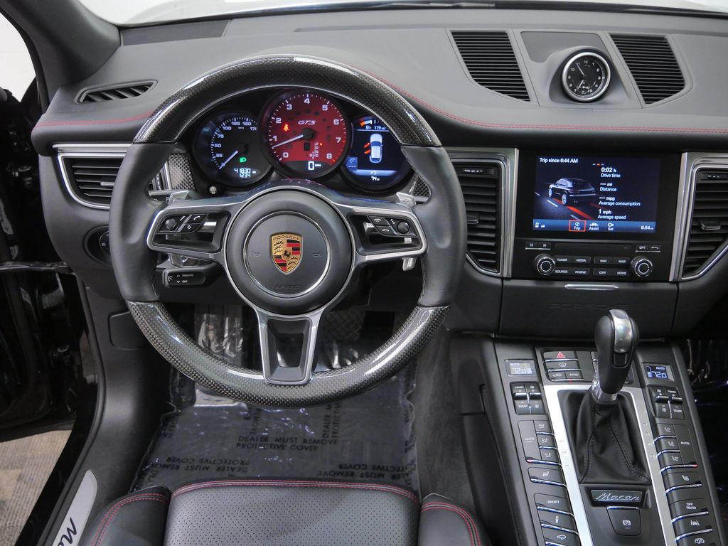 Thumbnail: 2017 Porsche Macan - 6