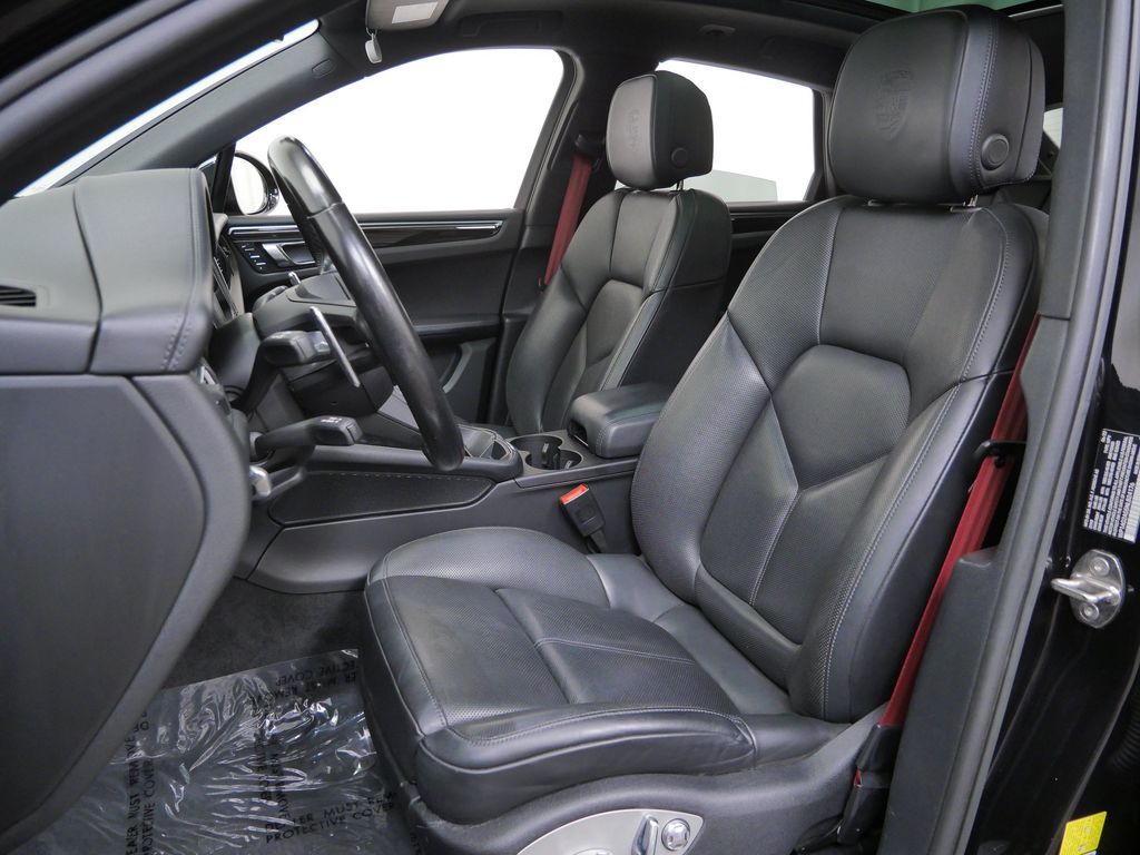 Thumbnail: 2022 Porsche Macan - 7