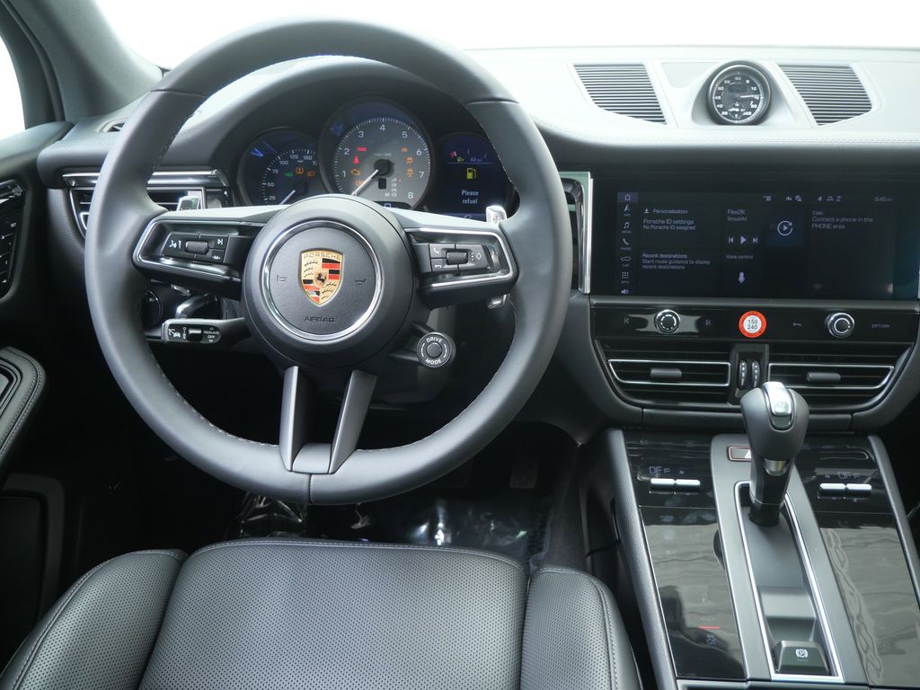 Thumbnail: 2026 Porsche Macan - 8