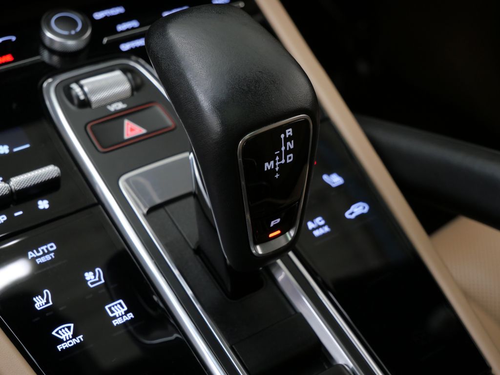 Thumbnail: 2021 Porsche Cayenne - 26