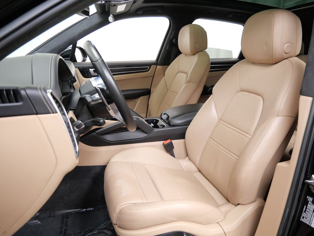 Thumbnail: 2021 Porsche Cayenne - 8