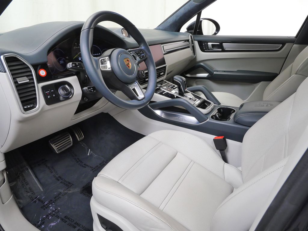 Thumbnail: 2023 Porsche Cayenne - 7