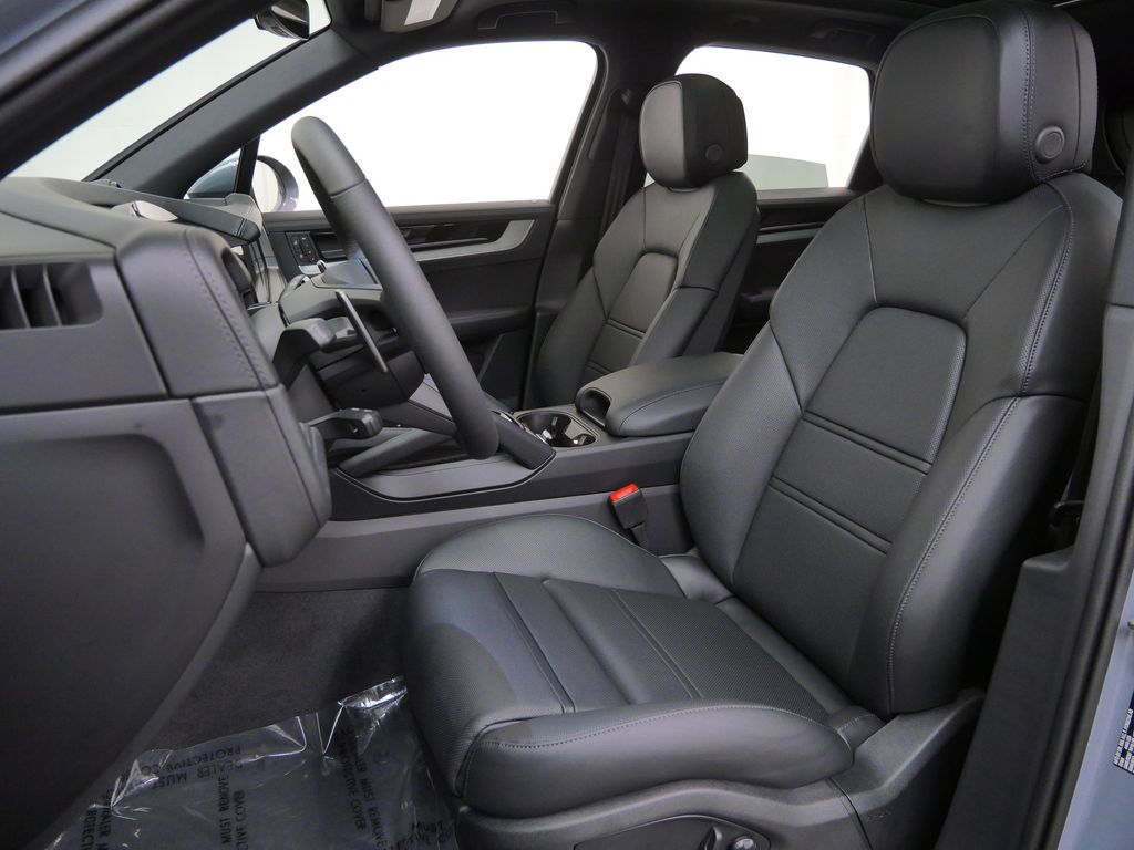 Thumbnail: 2026 Porsche Cayenne - 8