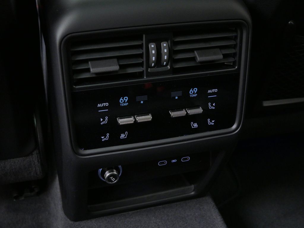 Thumbnail: 2026 Porsche Cayenne - 18