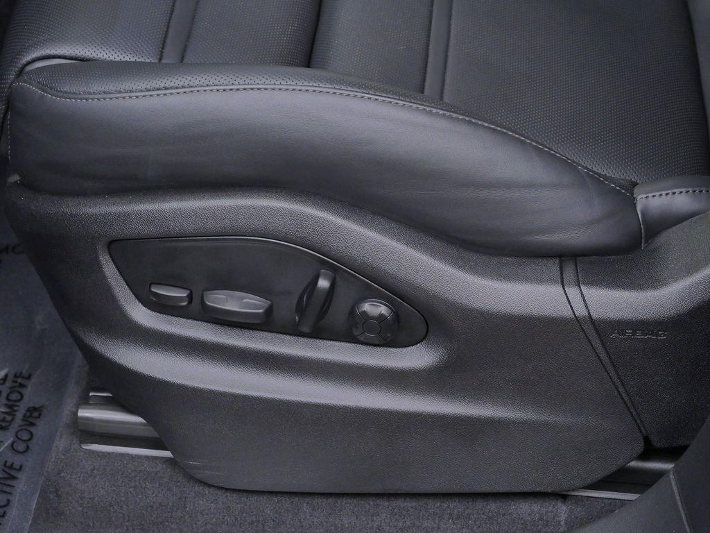 Thumbnail: 2026 Porsche Cayenne - 16