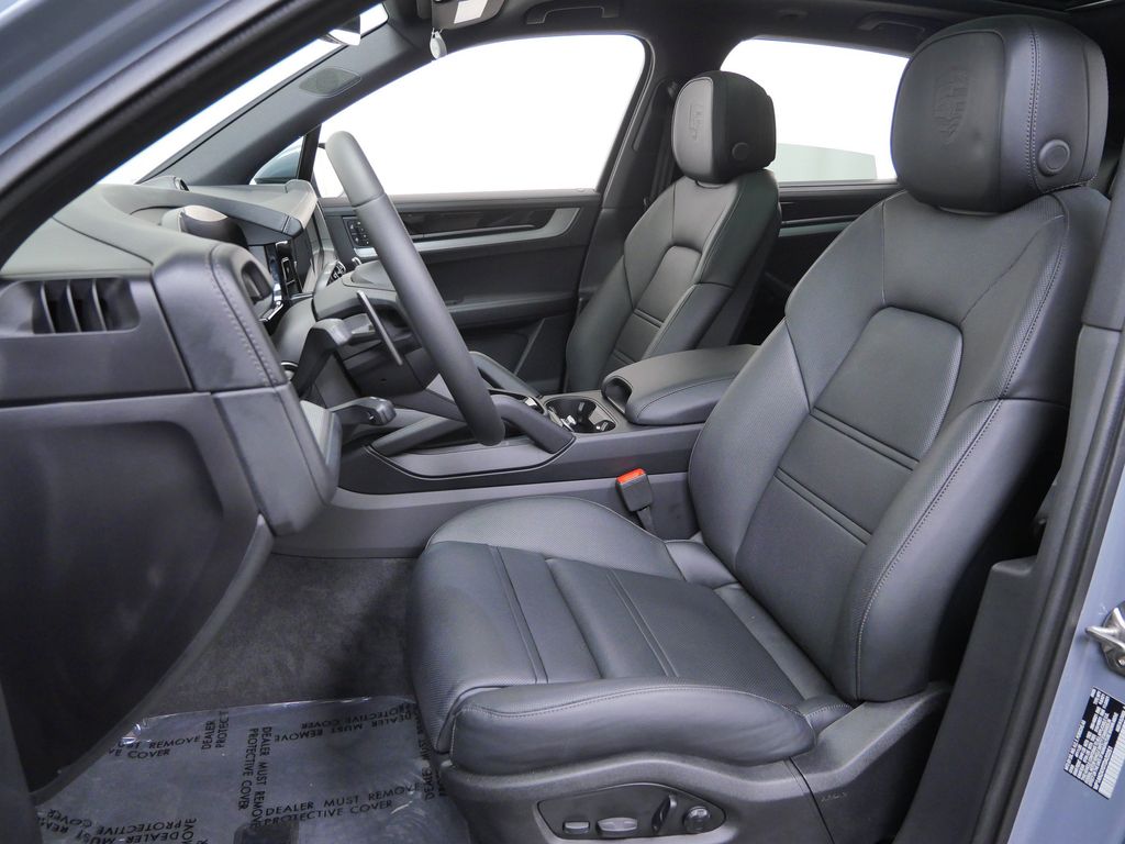 Thumbnail: 2026 Porsche Cayenne - 8