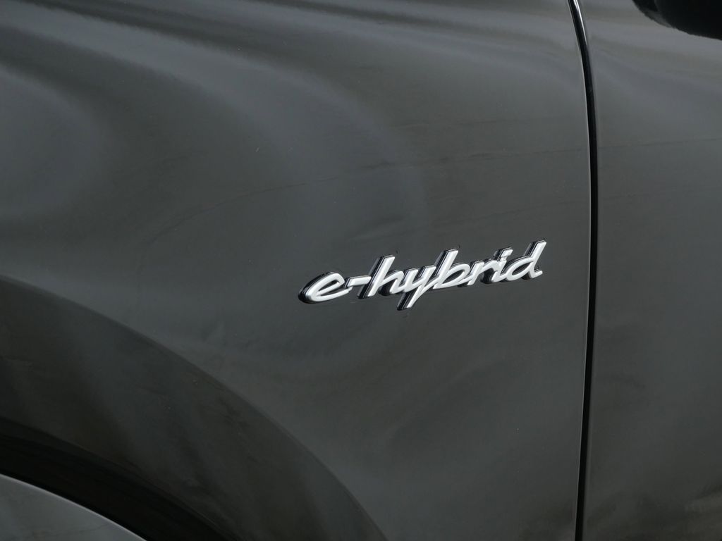 Thumbnail: 2026 Porsche Cayenne - 7