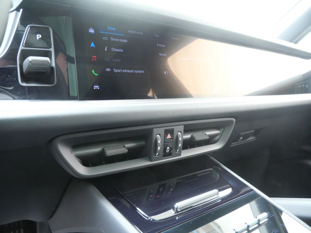 Thumbnail: 2026 Porsche Cayenne - 10