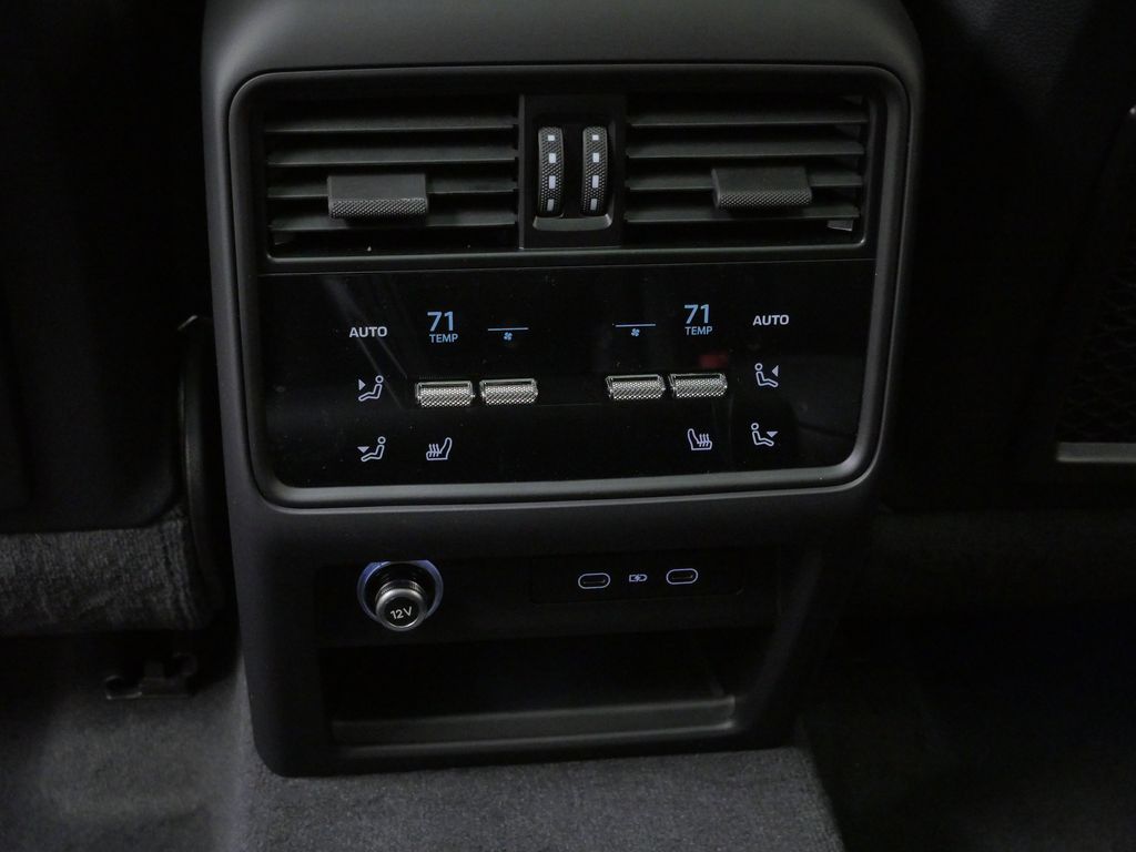 Thumbnail: 2026 Porsche Cayenne - 18