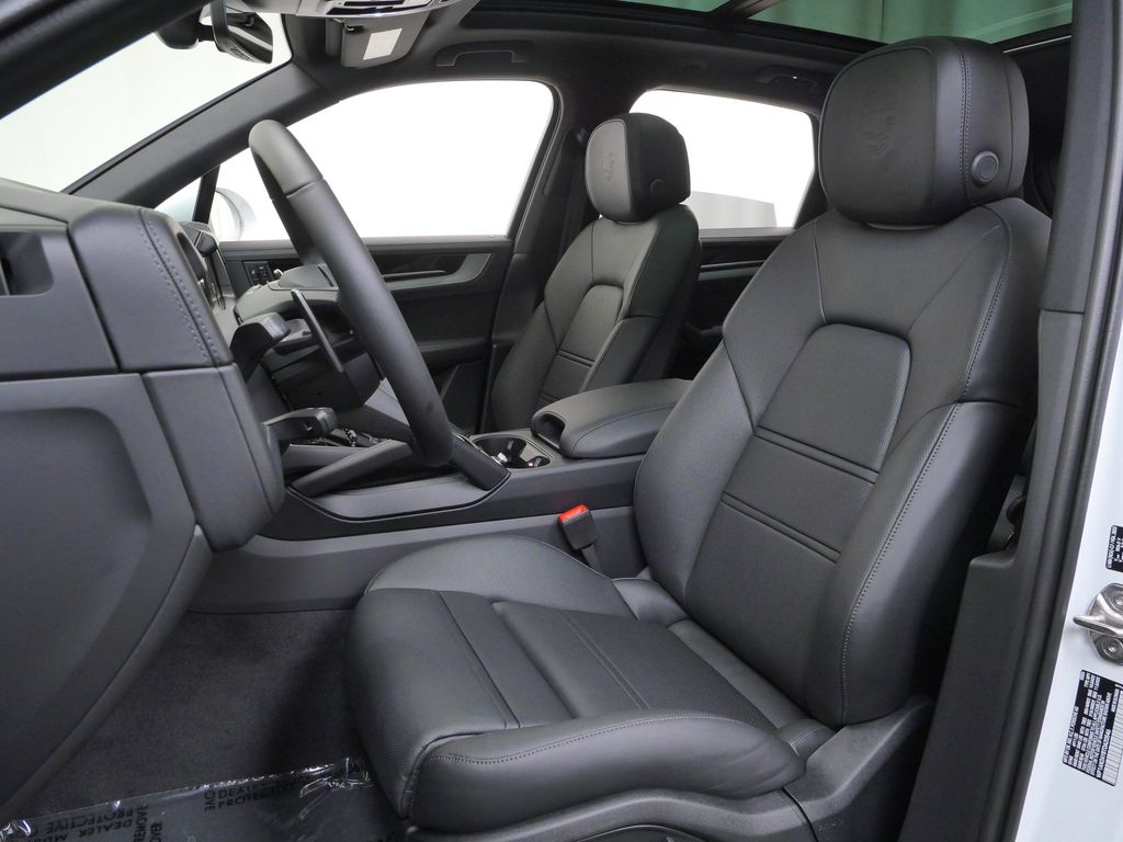 Thumbnail: 2026 Porsche Cayenne - 8