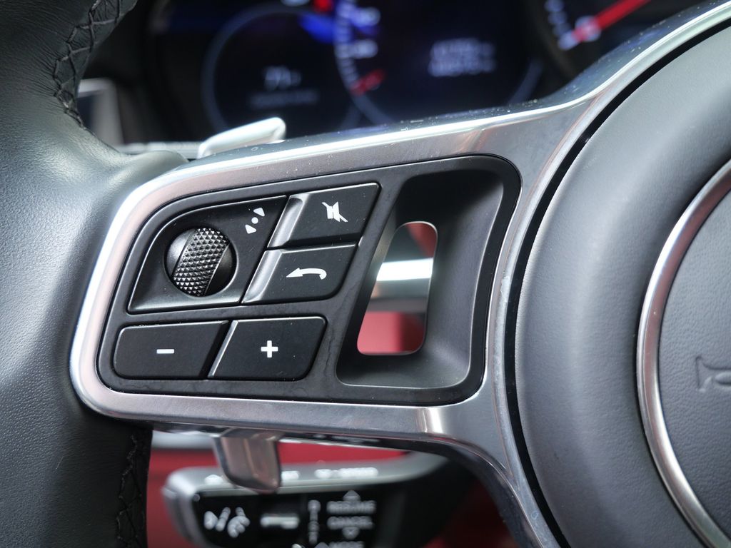 Thumbnail: 2023 Porsche Cayenne - 24