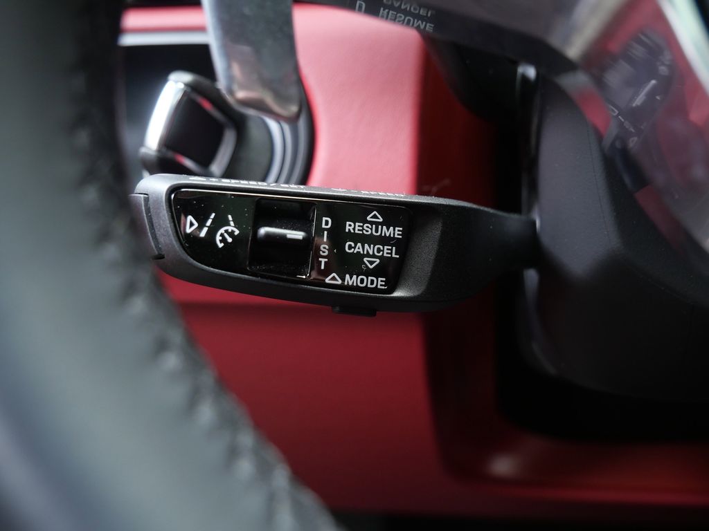 Thumbnail: 2023 Porsche Cayenne - 25