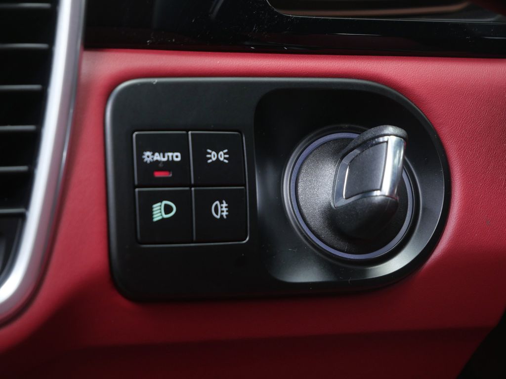 Thumbnail: 2023 Porsche Cayenne - 19