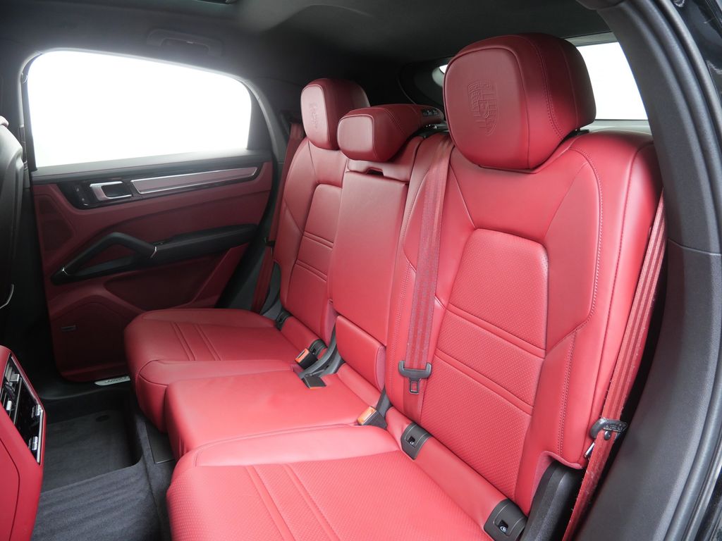 Thumbnail: 2023 Porsche Cayenne - 9
