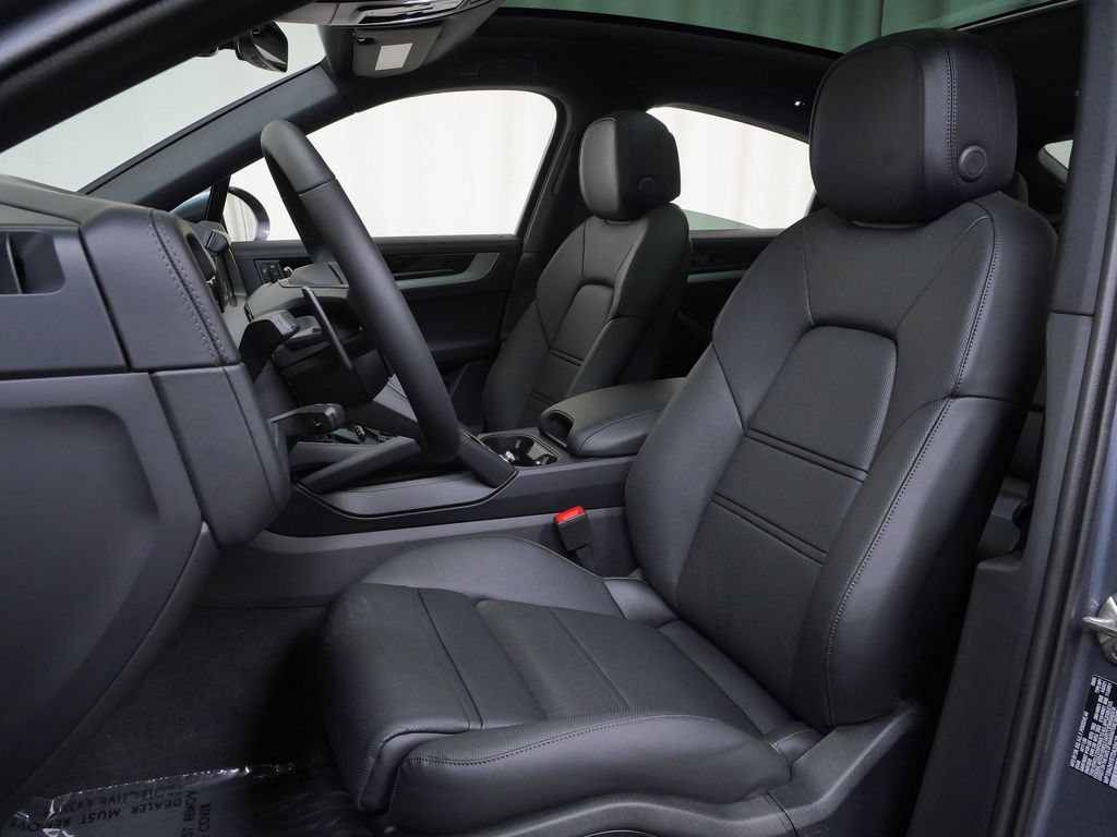 Thumbnail: 2026 Porsche Cayenne - 8