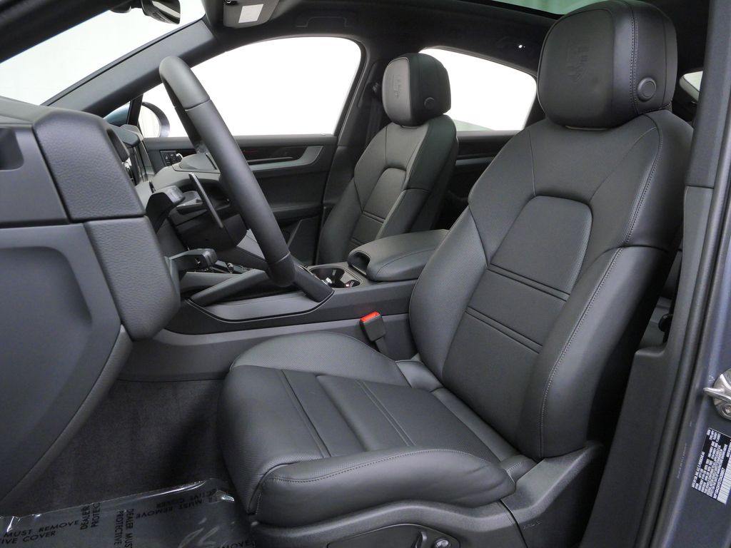 Thumbnail: 2026 Porsche Cayenne - 8