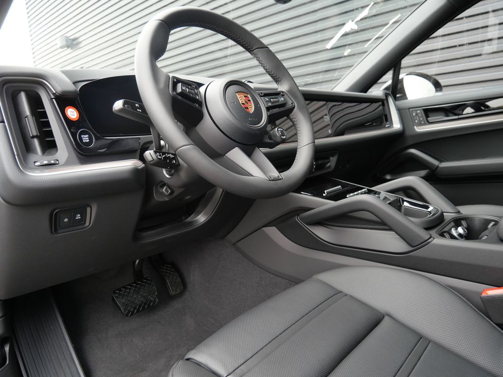 Thumbnail: 2026 Porsche Cayenne - 2