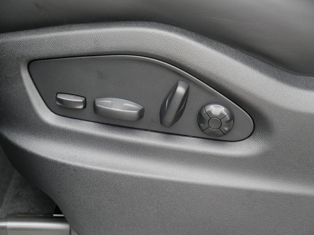 Thumbnail: 2026 Porsche Cayenne - 14