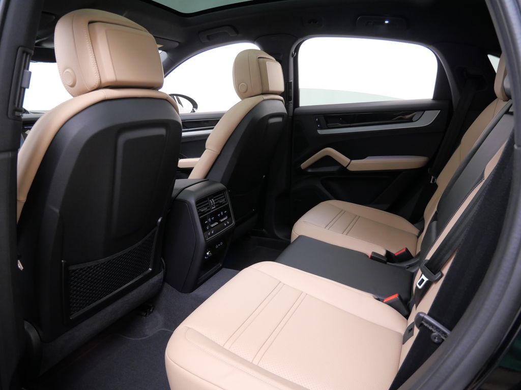 Thumbnail: 2026 Porsche Cayenne - 8