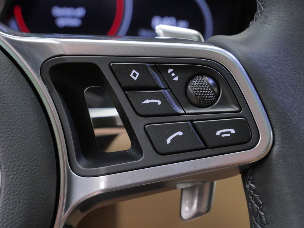 Thumbnail: 2023 Porsche Cayenne - 22