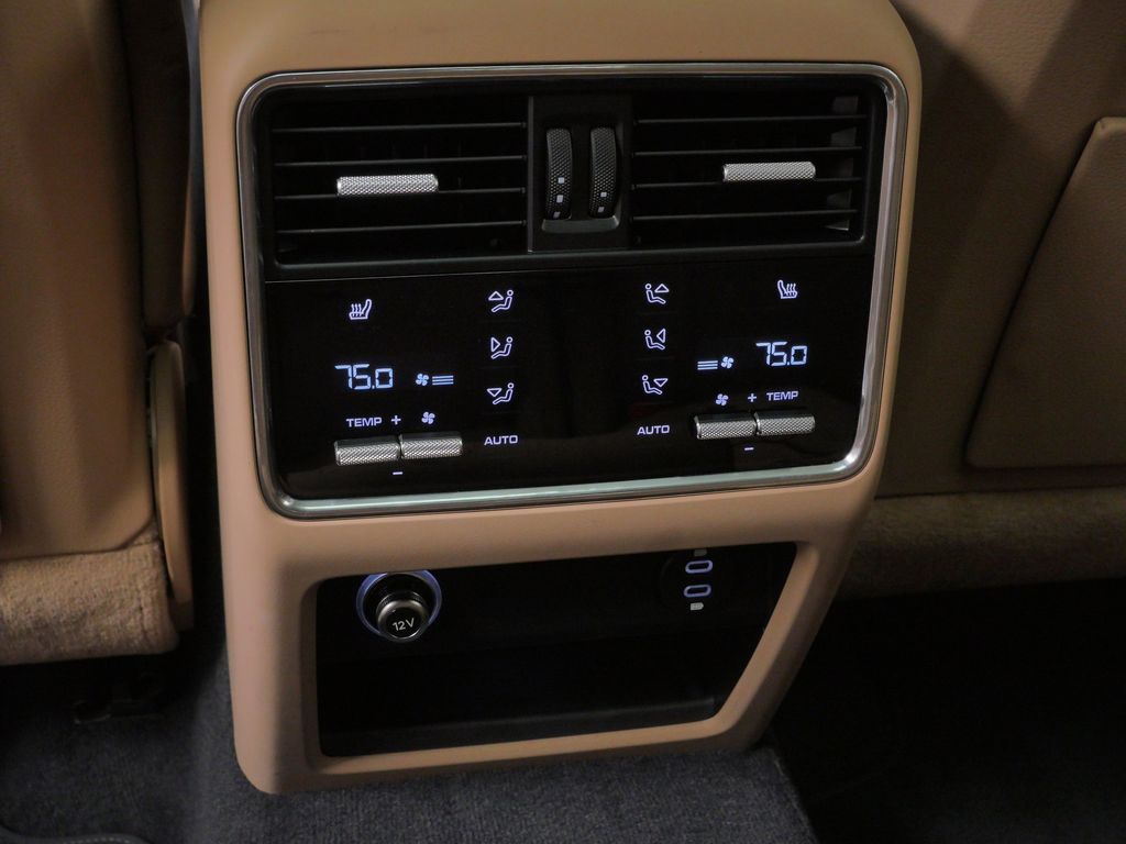 Thumbnail: 2023 Porsche Cayenne - 19