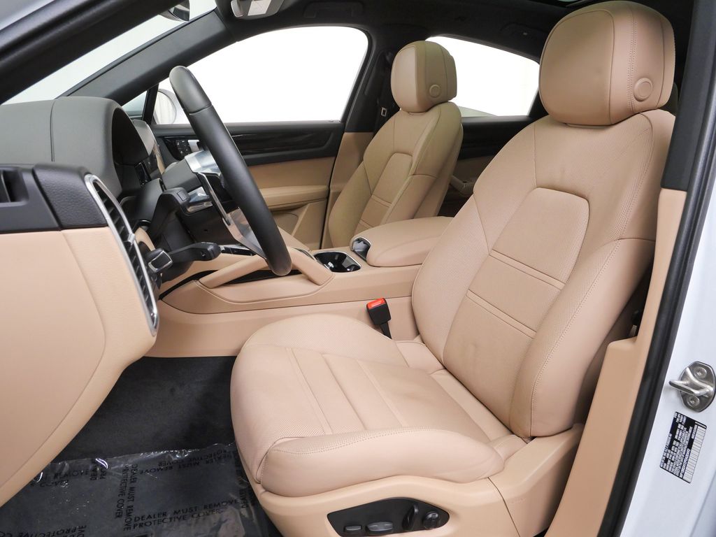 Thumbnail: 2023 Porsche Cayenne - 8