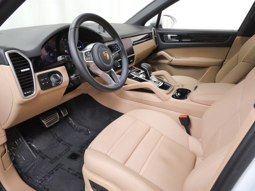 Thumbnail: 2023 Porsche Cayenne - 7
