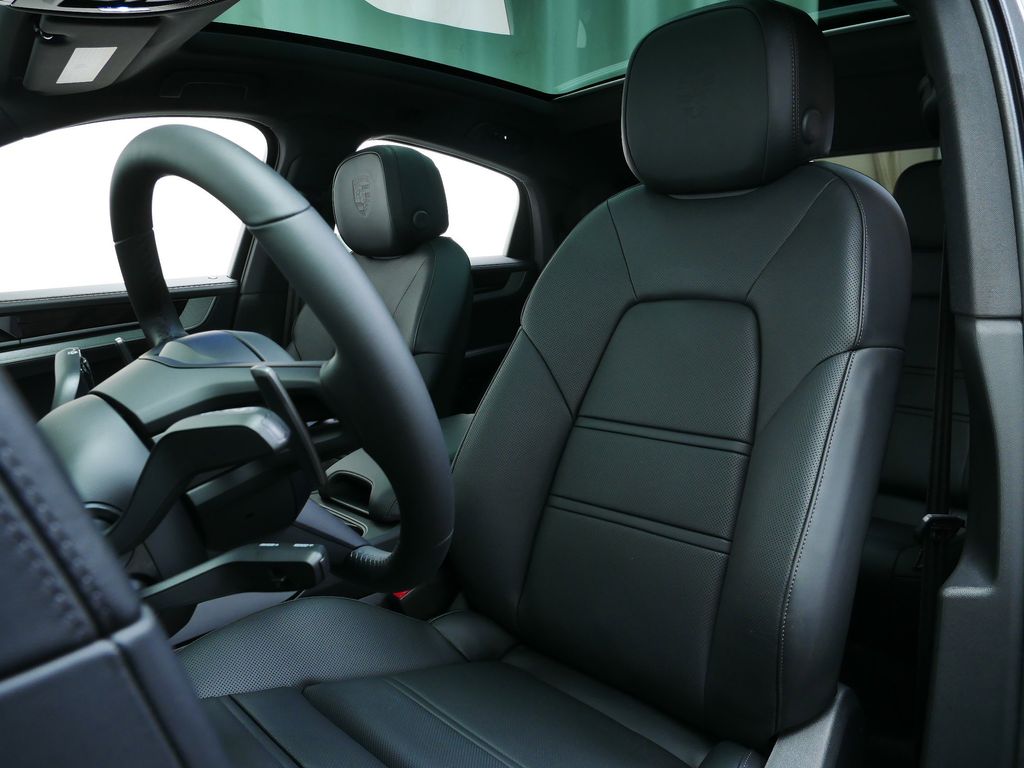 Thumbnail: 2026 Porsche Cayenne - 9