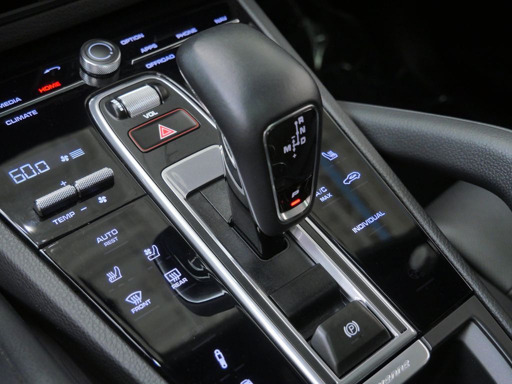 Thumbnail: 2023 Porsche Cayenne - 26