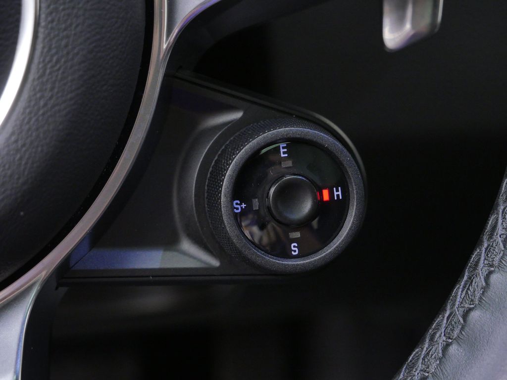 Thumbnail: 2023 Porsche Cayenne - 23