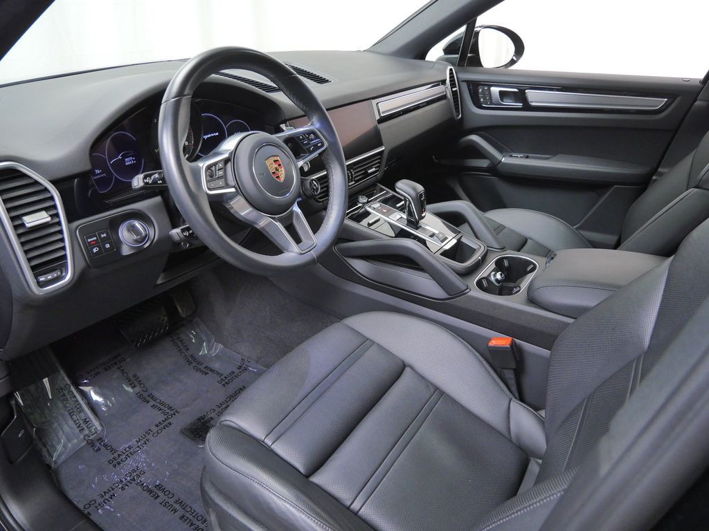 Thumbnail: 2023 Porsche Cayenne - 2