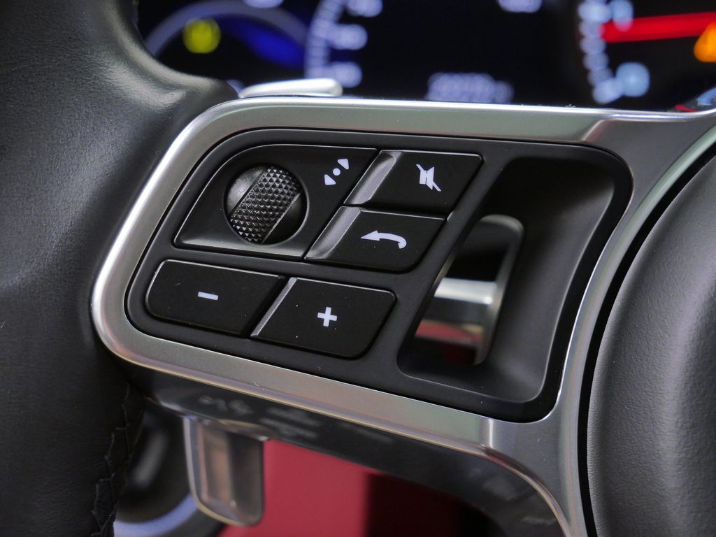 Thumbnail: 2022 Porsche Cayenne - 21