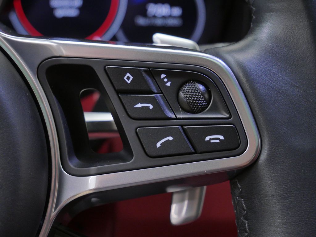 Thumbnail: 2022 Porsche Cayenne - 22