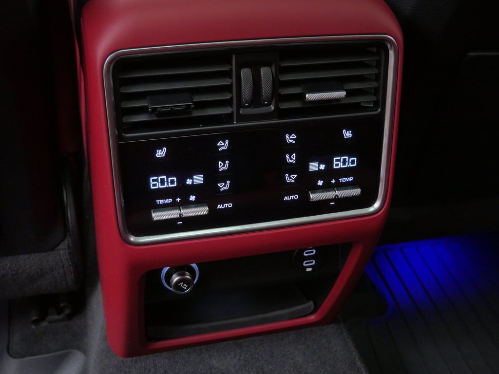 Thumbnail: 2022 Porsche Cayenne - 19