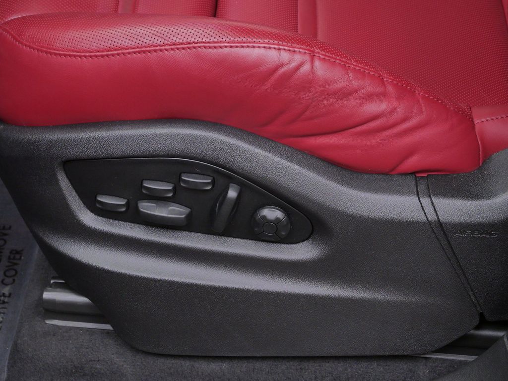 Thumbnail: 2022 Porsche Cayenne - 17