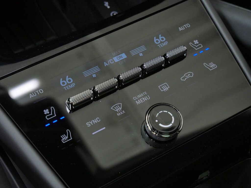 Thumbnail: 2026 Porsche Cayenne - 26