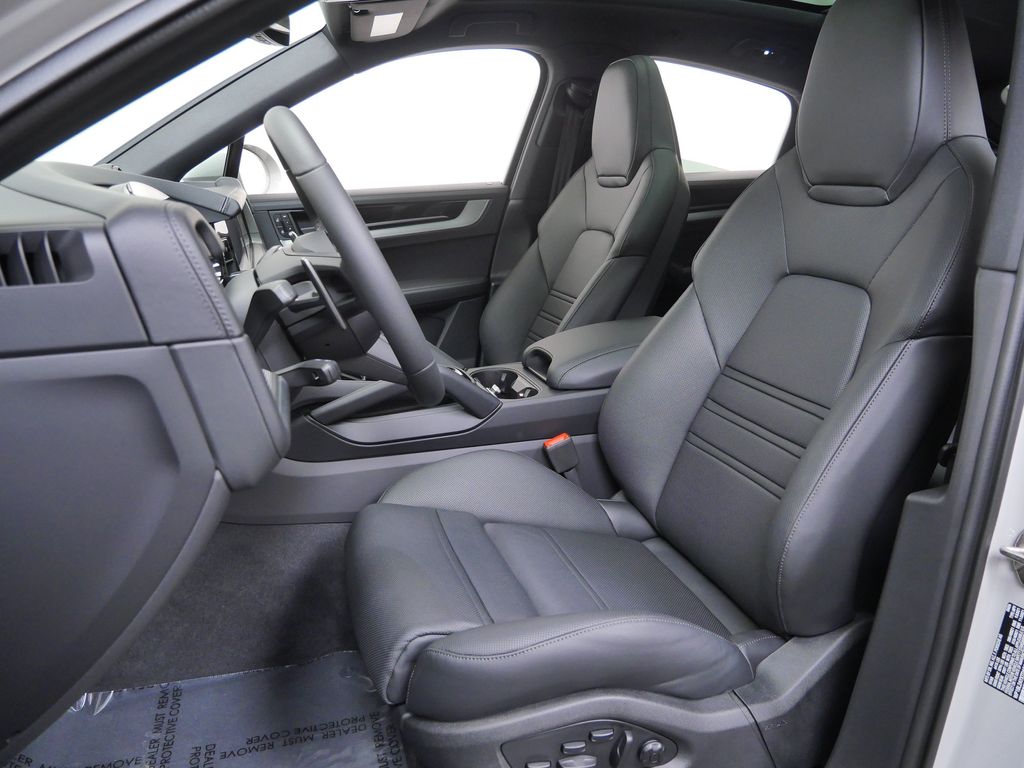 Thumbnail: 2026 Porsche Cayenne - 7