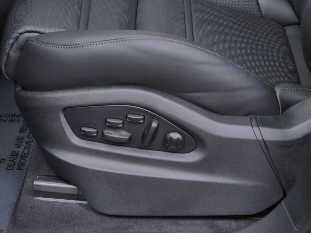 Thumbnail: 2026 Porsche Cayenne - 16