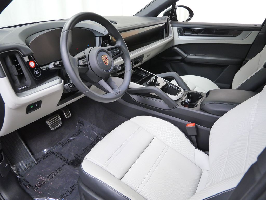 Thumbnail: 2025 Porsche Cayenne - 2