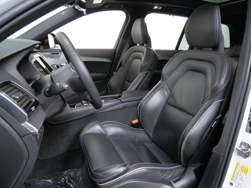 Thumbnail: 2022 Volvo XC90 - 9