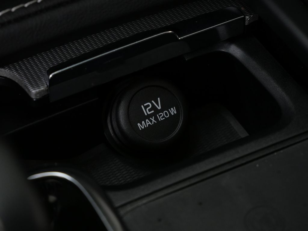 Thumbnail: 2022 Volvo XC90 - 26