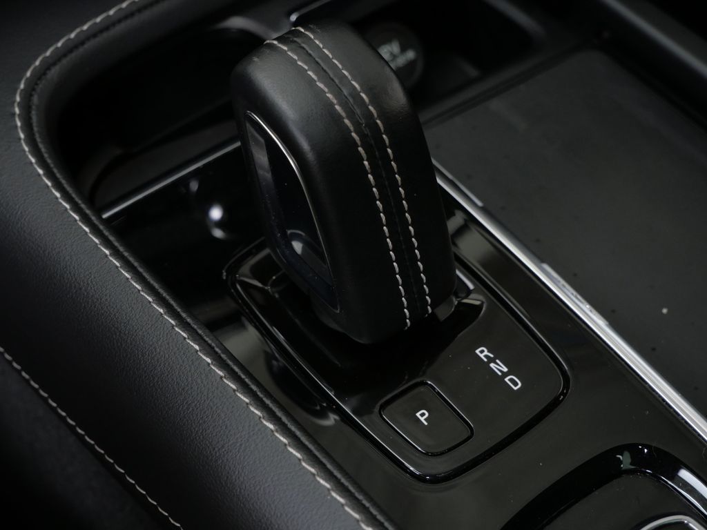Thumbnail: 2022 Volvo XC90 - 12