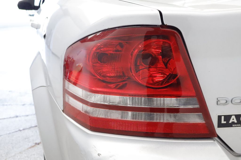 Thumbnail: 2010 Dodge Avenger - 20