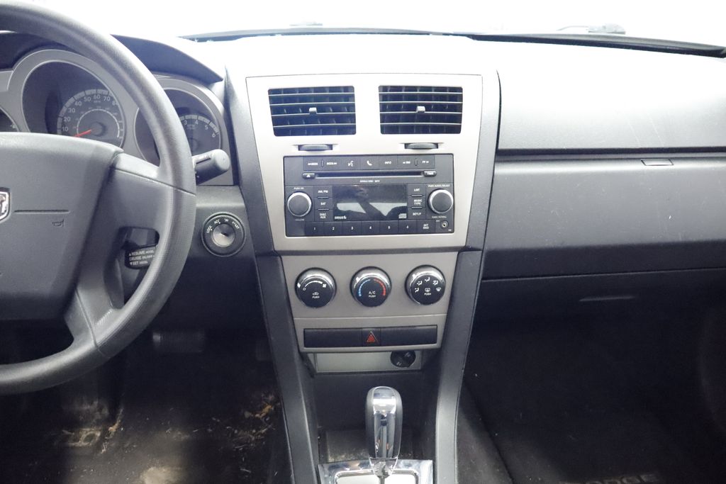 Thumbnail: 2010 Dodge Avenger - 11
