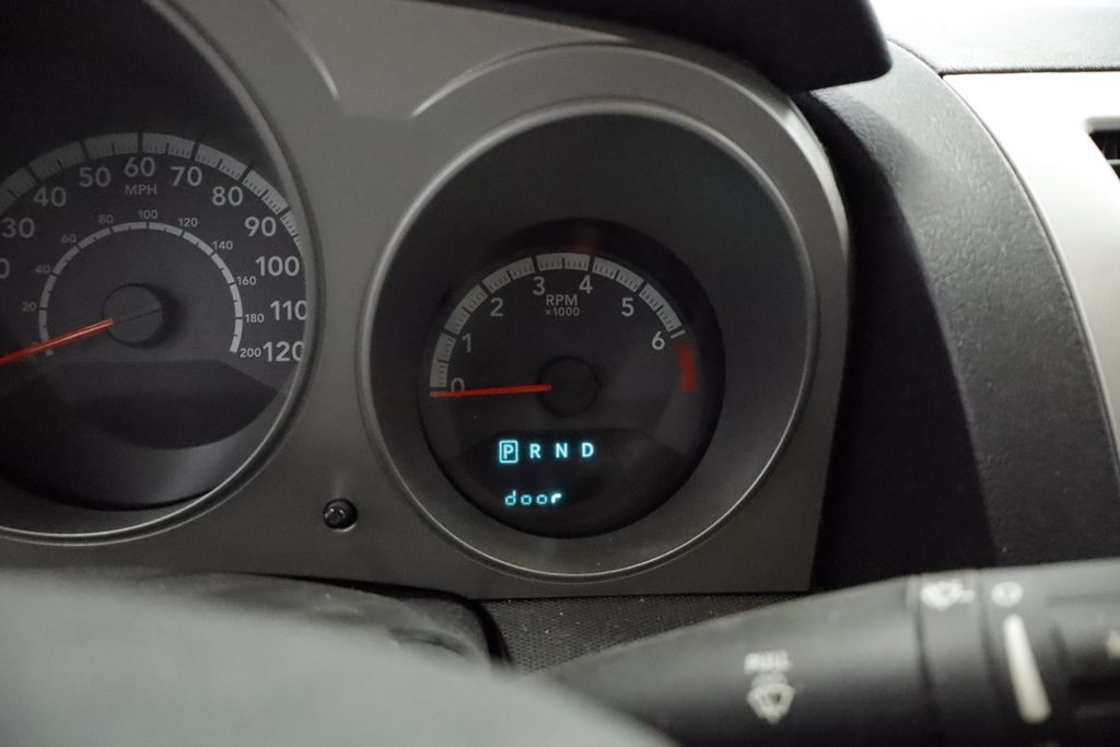 Thumbnail: 2010 Dodge Avenger - 24
