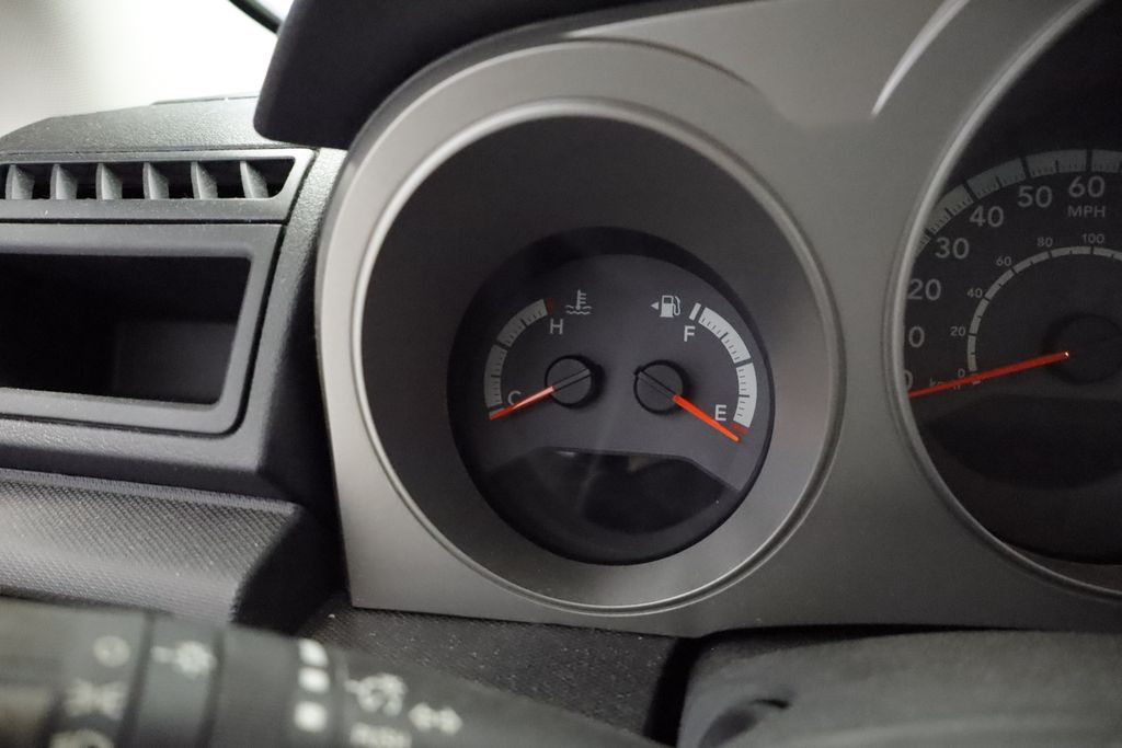 Thumbnail: 2010 Dodge Avenger - 15