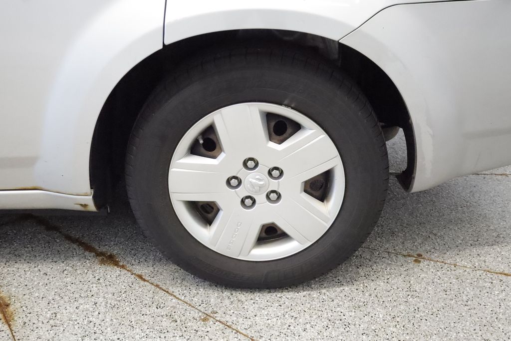 Thumbnail: 2010 Dodge Avenger - 19