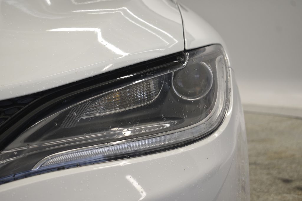 Thumbnail: 2015 Chrysler 200 - 24