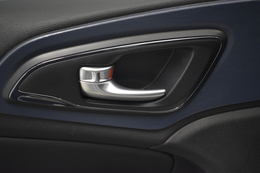 Thumbnail: 2015 Chrysler 200 - 32